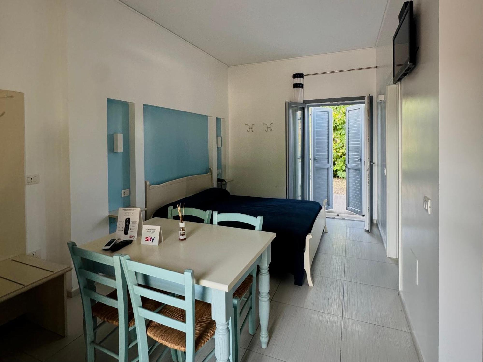 Baia Sangiorgio Hotel & Beach Club Бари Екстериор снимка